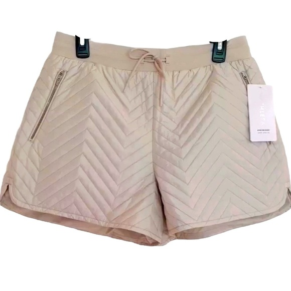 Athleta Pants - ATHLETA ~ Women’s quilted herringbone pattern neutral color gym shorts s…